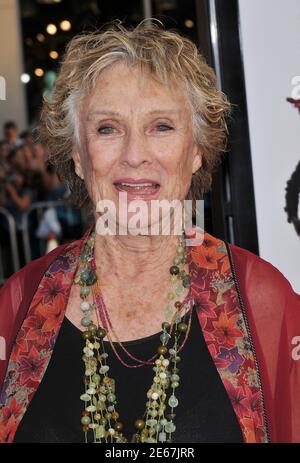 Los Angeles, USA. 11th Aug, 2009. LeachmanCloris 28 Credit: Tsuni/USA/Alamy Live News Stock Photo