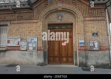 CHAMPAGNE SOCIALISTS LOCATIONS IN PARIS Stock Photo