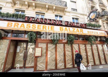CHAMPAGNE SOCIALISTS LOCATIONS IN PARIS Stock Photo