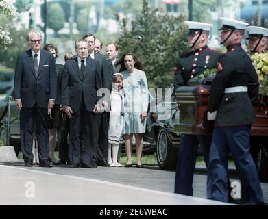 U.S. President Richard Nixon and his wife, Pat, Portrait at White House ...