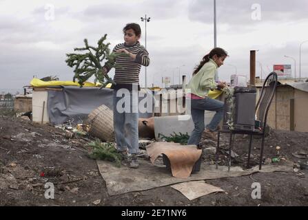 Romanian gypsy (roms) families live in new shanty towns in the northern suburb of Paris, France on January 20, 2007. Photo by Mousse/ABACAPRESS.COM Stock Photo