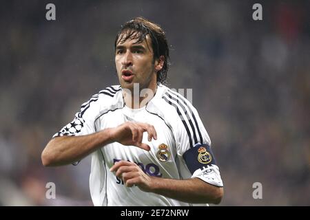 Real Madrid's Raul Gonzalez celebrates his goal during the Champions League first knockout round, first leg soccer match, Real Madrid vs Bayern Munich in Madrid. Real Madrid won 3-2. Photo by Christian Liewig/ABACAPRESS.COM Stock Photo
