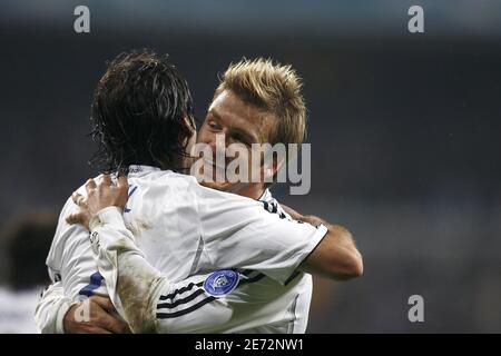 Real Madrid's Raul Gonzalez celebrates his goal with David Beckham during the Champions League first knockout round, first leg soccer match, Real Madrid vs Bayern Munich in Madrid. Real Madrid won 3-2. Photo by Christian Liewig/ABACAPRESS.COM Stock Photo