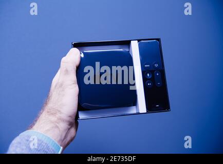 PARIS, FRANCE - NOV 16, 2018: Man installing Louis Vuitton City Guide app  on the latest iPad pro with Apple pencil after unboxing and setting-up the  new device Stock Photo - Alamy