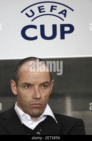 Psg's coach Paul Le Guen during the UEFA Cup second knockout round first leg game soccer match PSG vs Benfica, at the Parc des Princes stadium in Paris, France, on March 8, 2007. PSG won 2-1. Photo by Christian Liewig/ABACAPRESS.COM Stock Photo