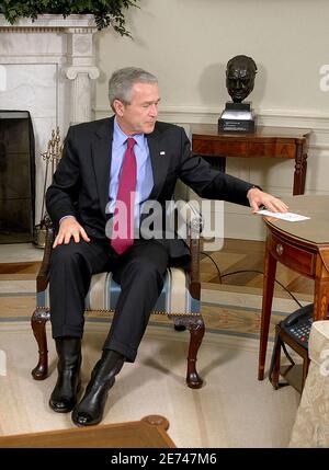 President George W. Bush meets with Helen Clark, prime minister of New Zealand, at the White House, Oval Office, on March 21, 2007 in Washington DC, USA. Photo by Olivier Douliery/ABACAPRESS.COM Stock Photo