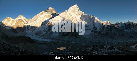 Evening panoramic view of Mount Everest from Kala Patthar - way to Everest base camp - Nepal Stock Photo