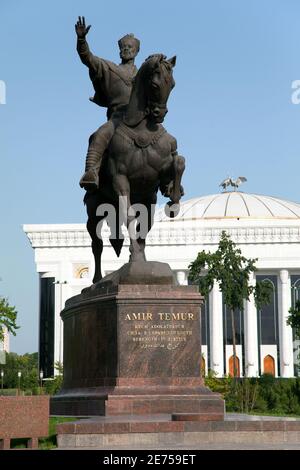 Statue of Amir Temur (Timur) on horse in Tashkent - Amir Timur maydani - history hero of Uzbekistan Stock Photo