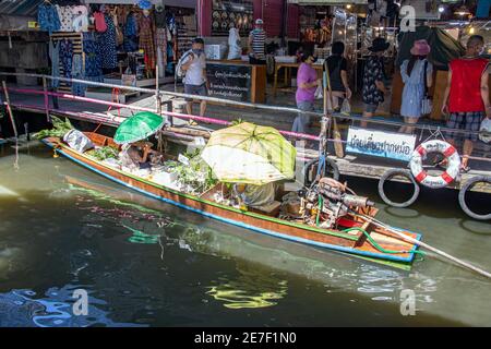 BANGKOK, THAILAND, JUNE 20 2020, Traffic on the floating market. Stock Photo