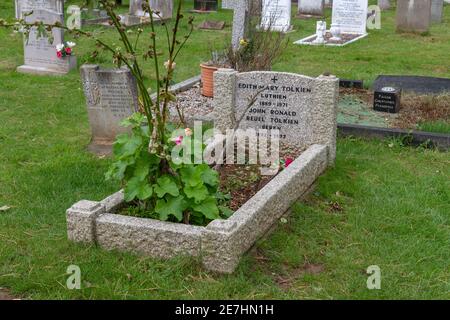 The final resting place of John Ronald Reuel Tolkien (Beren) and his wife, Edith Tolkien (Luthien), Wolvercote Cemetery, Oxford, Oxfordshire, UK. Stock Photo