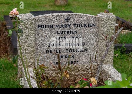 The final resting place of John Ronald Reuel Tolkien (Beren) and his wife, Edith Tolkien (Luthien), Wolvercote Cemetery, Oxford, Oxfordshire, UK. Stock Photo
