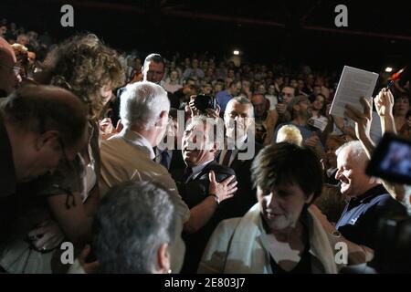 UDF leader and presidential candidate Francois Bayrou during his last campaign meeting held in Pau, France, on April 19, 2007. Photo by Corentin Fohlen/ABACAPRESS.COM Stock Photo
