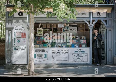 Madrid, die Hauptstadt Spaniens, zeichnet sich durch elegante Boulevards und große, gepflegte Parkanlagen wie den Retiro-Park aus. Stock Photo