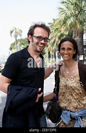 EXCLUSIVE - Swiss actor Vincent Perez and his wife Karine Sylla stroll on the Croisette during 60th International Film Festival in Cannes, France on May 22, 2007. Photo by Denis Guignebourg/ABACAPRESS.COM Stock Photo