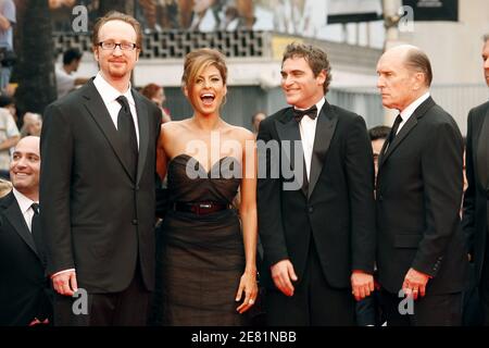 (L-R) Director James Gray poses with cast members Eva Mendes, Joaquin Phoenix and Robert Duvall upon arrival at the Palais des Festivals in Cannes, southern France on May 25, 2007, for the premiere of US director James Gray's film 'We Own the Night', presented in competition for the Palme d'Or prize, during the 60th International Cannes Film Festival. Photo by Hahn-Nebinger-Orban/ABACAPRESS.COM Stock Photo