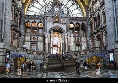 Passengers at the entrance hall at the Antwerp Central Station, Belgium Stock Photo