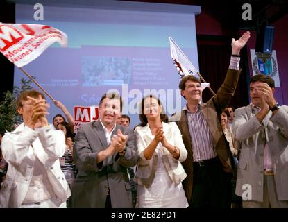 French former socialist presidential candidate Segolene Royal during a visit in support of Socialist party's (PS) candidate for the up-coming June's elections Arnaud Montebourg former Campaign's spokeperson in Saint-Remy, Chalons sur Saone suburb, France on June 13, 2007. Photo by Vincent Dargent/ABACAPRESS.COM Stock Photo