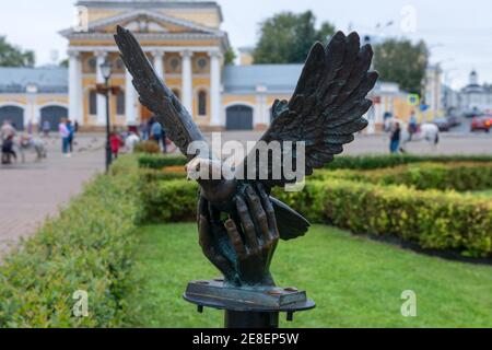 Kostroma, Russia - August 11, 2020: Sculpture of a dove on Susaninskaya square. Golden Ring of Russia. Stock Photo