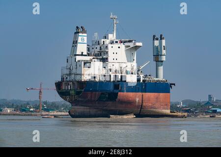 Huge container ship ready to getting break up, Chittagong Ship Breaking Yard, Chittagong, Bangladesh Stock Photo