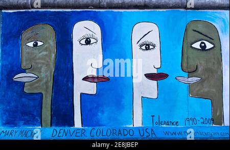Mural with heads in comic style, Mary Mackey, wall painting, East Side Gallery, Wall Gallery, Berlin, Germany Stock Photo