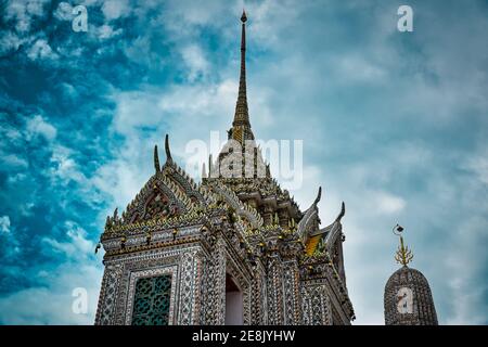 Bangkok, Thailand 08.20.2019 Temple of Dawn, Wat Arun is a buddhist temple and derives its name from the Hindu god Aruna often personified as the radi Stock Photo