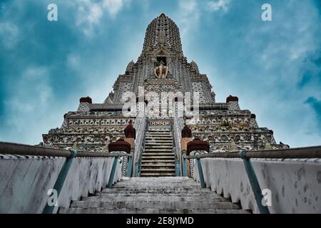 Bangkok, Thailand 08.20.2019 Temple of Dawn, Wat Arun is a buddhist temple and derives its name from the Hindu god Aruna often personified as the radi Stock Photo