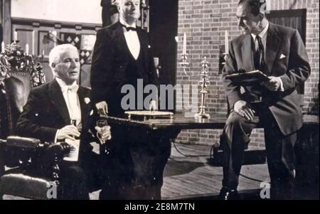 A KING IN NEW YORK 1957 Archway Film Distributors production with Charles Chaplin at left and Sid James at right Stock Photo