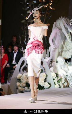 Christian Dior Fall 2008 Couture Collection