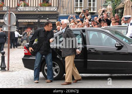 French singer Charles Aznavour arrives at the Sainte-Catherine church for the funeral mass of French actor Michel Serrault in Honfleur, France on August 2, 2007. Photo by Khayat-Mousse/ABACAPRESS.COM Stock Photo
