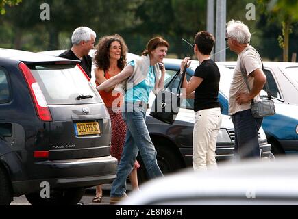 L'ancienne terroriste du groupe arme 'Action Directe' Nathalie Menigon regagne sa cellule apres sa premiere journee de semi liberte. Apres 20 ans d'incarceration, elle beneficiera du regime de semi-liberte. Elle travaillera chaque jour dans un centre de r Stock Photo