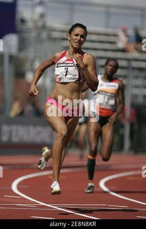 France's Solen Desert competes on the women's 400 meters during french track and field championships, in Niort, France, on August 3, 2007. Photo by Manu Chapelle/Cameleon/ABACAPRESS.COM Stock Photo