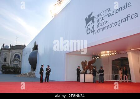 Red carpet atmosphere during the 64th annual Venice Film Festival in Venice, Italy, on August 30, 2007. Photo by Nicolas Khayat/ABACAPRESS.COM Stock Photo