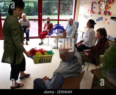 Government spokesman Laurent Wauquiez visits a specialized residence 'Hippocampe' for people suffering from Alzheimer disease in Villefranche sur Saone (near Lyon), France on September 6, 2007. Photos by Vincent Dargent/ABACAPRESS.COM Stock Photo