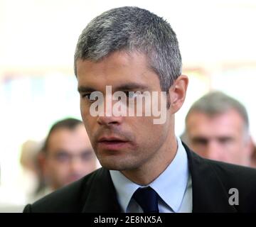 Government spokesman Laurent Wauquiez visits a specialized residence 'Hippocampe' for people suffering from Alzheimer disease in Villefranche sur Saone (near Lyon), France on September 6, 2007. Photos by Vincent Dargent/ABACAPRESS.COM Stock Photo