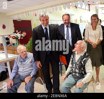 Government spokesman Laurent Wauquiez visits a specialized residence 'Hippocampe' for people suffering from Alzheimer disease in Villefranche sur Saone (near Lyon), France on September 6, 2007. Photos by Vincent Dargent/ABACAPRESS.COM Stock Photo