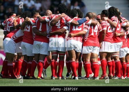 The Tonga team celebrate at the end of the 2007 Rugby world cup match, Tonga v USA at the Mosson Stadium in Montpellier, France on September 12, 2007. Tonga won the game 25-15. Photo by Stuart Morton/Cameleon/ABACAPRESS.COM Stock Photo