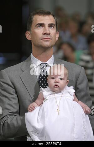 Spanish Crown Prince Felipe de Borbon presents her second daughter Princess Sofia (in arms) to the Virgin of Atocha during a ceremony celebrated at Atocha Basilica in Madrid, central Spain on September 19, 2007. Asking the Virgin of Atocha protection for Princess Sofia they are faithful to an ancient tradition of the Spanish Royal Family. Photo by Angel Diaz/Pool/ABACAPRESS.COM Stock Photo