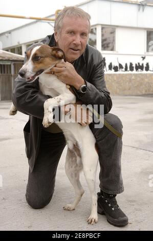 French actor Yves Renier visits a SPA refuge, to give his support to the association protecting animals rights, in Gennevilliers, near Paris, France on September 27, 2007. Photo by Giancarlo Gorassini/ABACAPRESS.COM Stock Photo