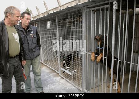 French actor Yves Renier visits a SPA refuge, to give his support to the association protecting animals rights, in Gennevilliers, near Paris, France on September 27, 2007. Photo by Giancarlo Gorassini/ABACAPRESS.COM Stock Photo