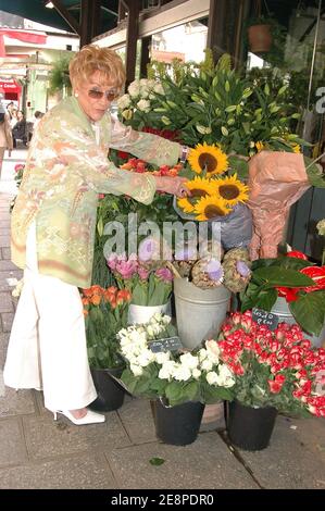 EXCLUSIVE. US actress Jeanne Cooper from 'The Young and The Restless' (Les Feux de l'Amour) poses in the streets of Saint-Germain-des-Pres in Paris, France, July 5, 2005. Photo by Denis Guignebourg/ABACAPRESS.COM Stock Photo