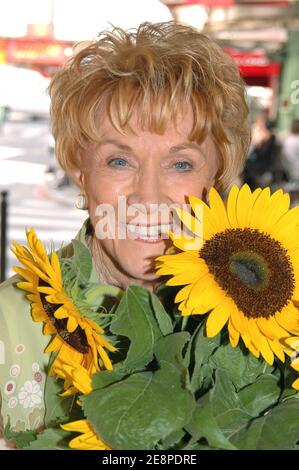 EXCLUSIVE. US actress Jeanne Cooper from 'The Young and The Restless' (Les Feux de l'Amour) poses in the streets of Saint-Germain-des-Pres in Paris, France, July 5, 2005. Photo by Denis Guignebourg/ABACAPRESS.COM Stock Photo