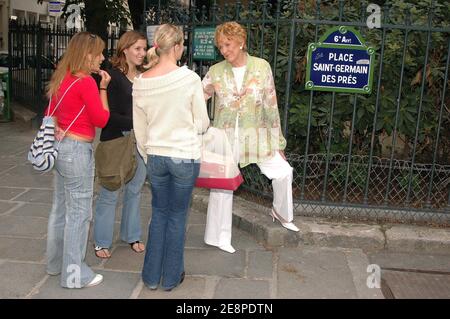 EXCLUSIVE. US actress Jeanne Cooper from 'The Young and The Restless' (Les Feux de l'Amour) poses in the streets of Saint-Germain-des-Pres in Paris, France, July 5, 2005. Photo by Denis Guignebourg/ABACAPRESS.COM Stock Photo