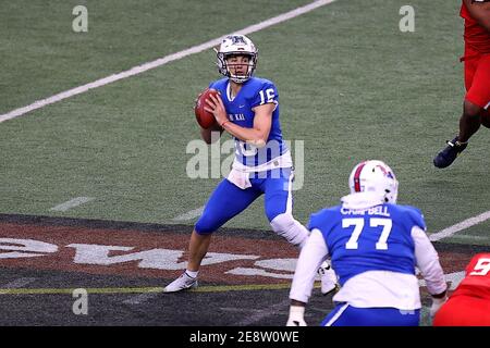 January 31, 2021 - Illinois State Redbirds quarterback Brady Davis #16  warms up prior to the Hula Bowl at Aloha Stadium in Honolulu, HI - Michael  Sullivan/CSM Stock Photo - Alamy