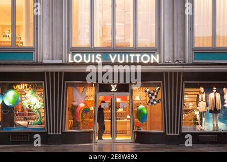 Louis Vuitton Store auf der Domplatte. Köln, 21.01.2018 *** Louis Vuitton  store on the Domplatte