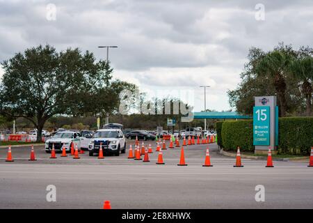 Voronavirus Covid 9 vaccine appointment lines Miami Florida USA Stock Photo