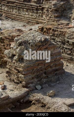 Uni of Reading excavation of the bath house, Roman town of Calleva ...