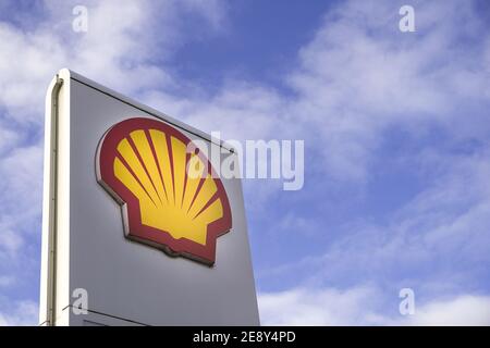 Shell Garage Sign - Shell Petrol Station Sign with fuel prices and ...