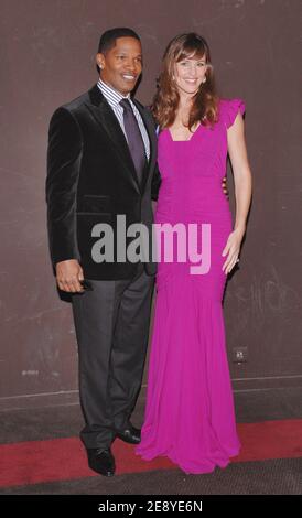 Cast members Jamie Foxx and Jennifer Garner pose for pictures at the French premiere for 'The Kingdom', held at the Gaumont Marignan in Paris, France, on October 3, 2007. Photo by Nicolas Khayat/ABACAPRESS.COM Stock Photo