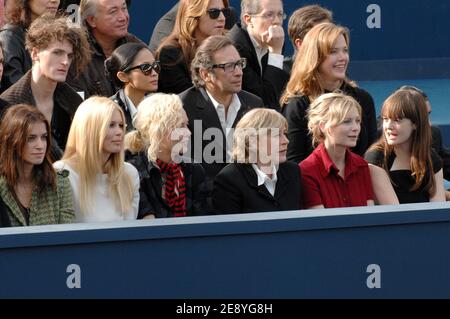 Claudia Schiffer with her mother Gudrun Schiffer, Marianne Faithfull, Kirsten Dunst and Alison Mosshart attend the Chanel Spring-Summer 2008 Ready-to-Wear collection presentation held at the Grand Palais in Paris, France, on October 5, 2007. Photo by Khayat-Nebinger-Orban-Taamallah/ABACAPRESS.COM Stock Photo