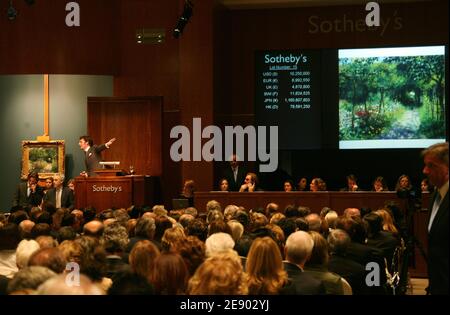 Pierre Auguste Renoir's painting 'Femmes dans un Jardin' was sold for the amount of 12,249,000 USD during an Impressionist & Modern Art Evening Sale at Sotheby's in New York City, USA on November 7, 2007. Included amongst the 56 lots sold for a total amount of 269,741,600 USD, were Paul Gauguin's painting 'Te Poipoi' (The Morning) (39,241,000 USD), Auguste Rodin's sculpture 'Le Penseur' (3,065,000 USD), Pablo Picasso's sculpture 'Tete de Femme (Dora Maar)' (29,161,000 USD) and Claude Monet's painting 'Le Palais Dario' (10,401,000 USD). Photo by ABACAPRESS.COM Stock Photo